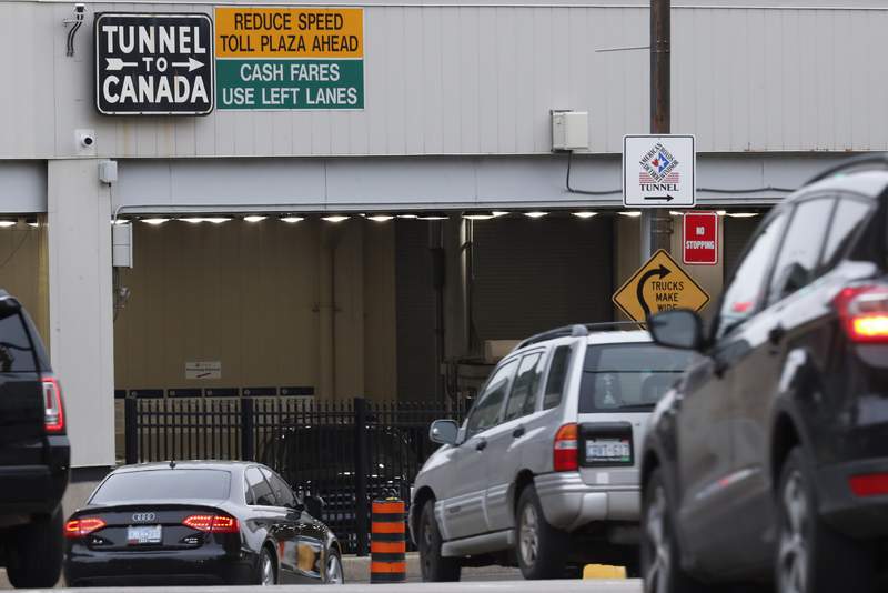Canadian government rejects virus shots in US border tunnel