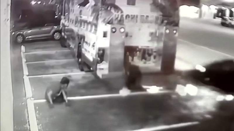 Video captures triple-shooting near Broward food truck where child was injured