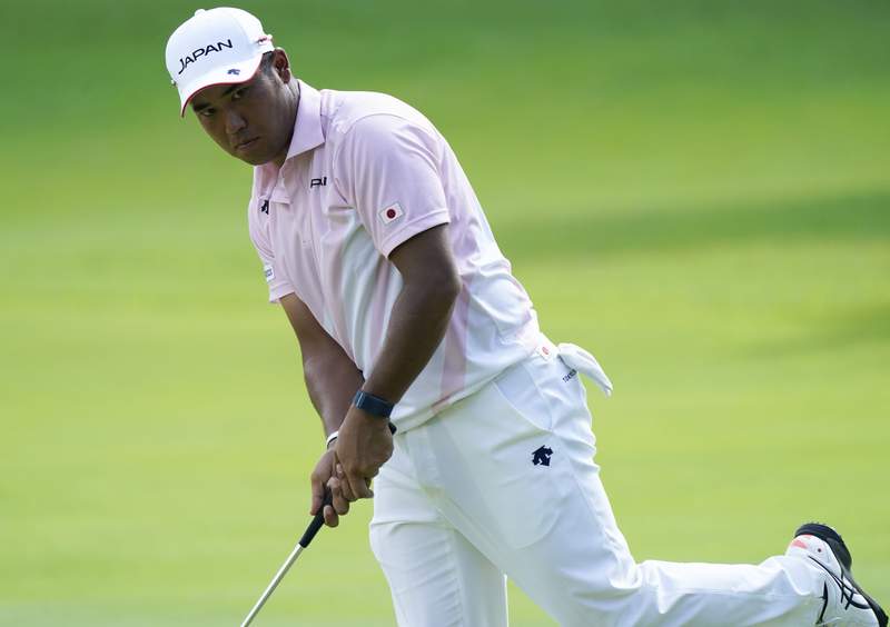 Schauffele clings to lead as 3 medals up for grabs in golf