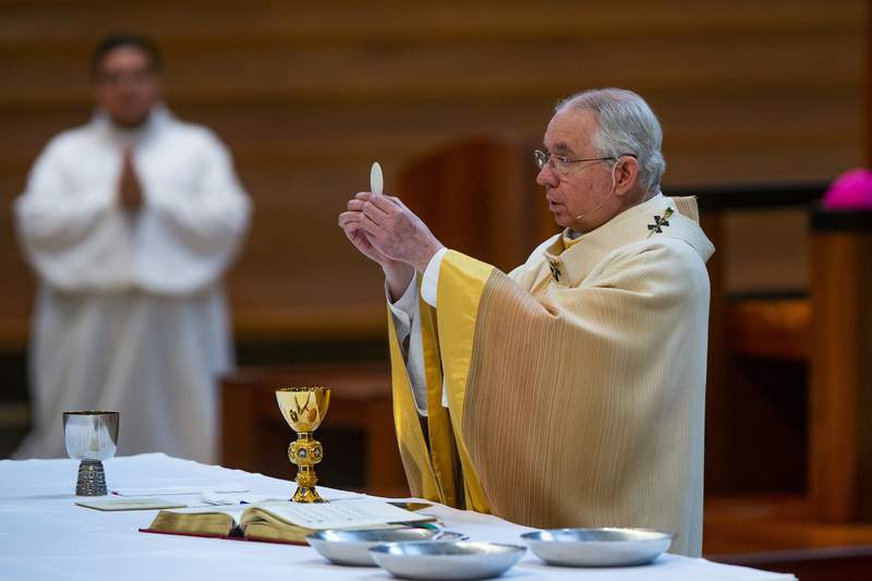 Divided US Catholic bishops will debate Communion policy