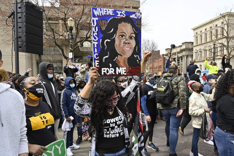 Louisville pins hopes on Justice Dept. review of policing