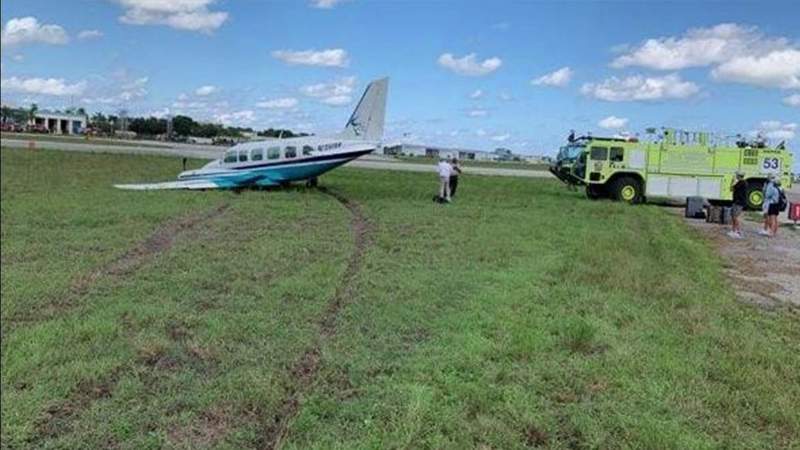 Small plane goes off runway at Fort Lauderdale airport
