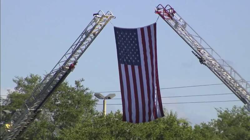 2 South Florida police officers laid to rest after contracting COVID-19