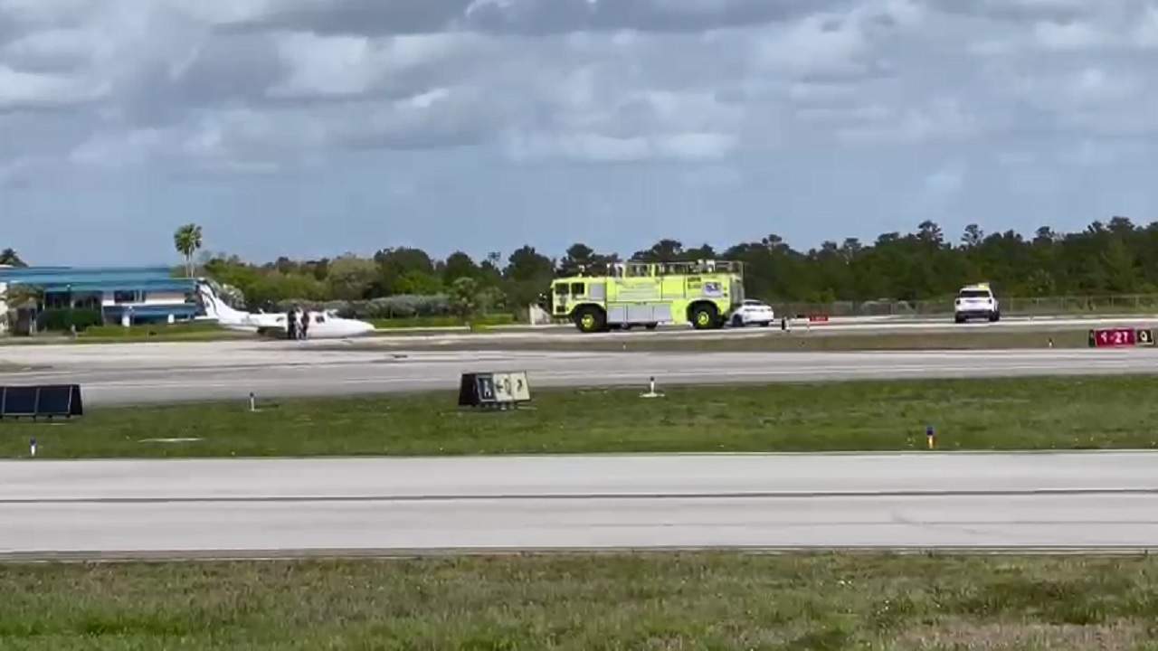 Avión realiza aterrizaje forzoso en aeropuerto ejecutivo de Fort Lauderdale
