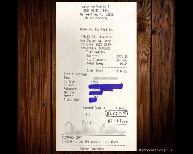 Diner leaves $10,000 tip at Florida restaurant