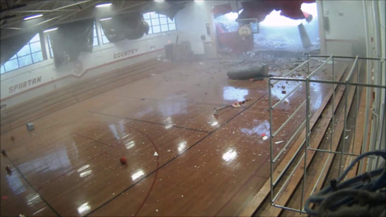 3 students injured when storms break through school gym
