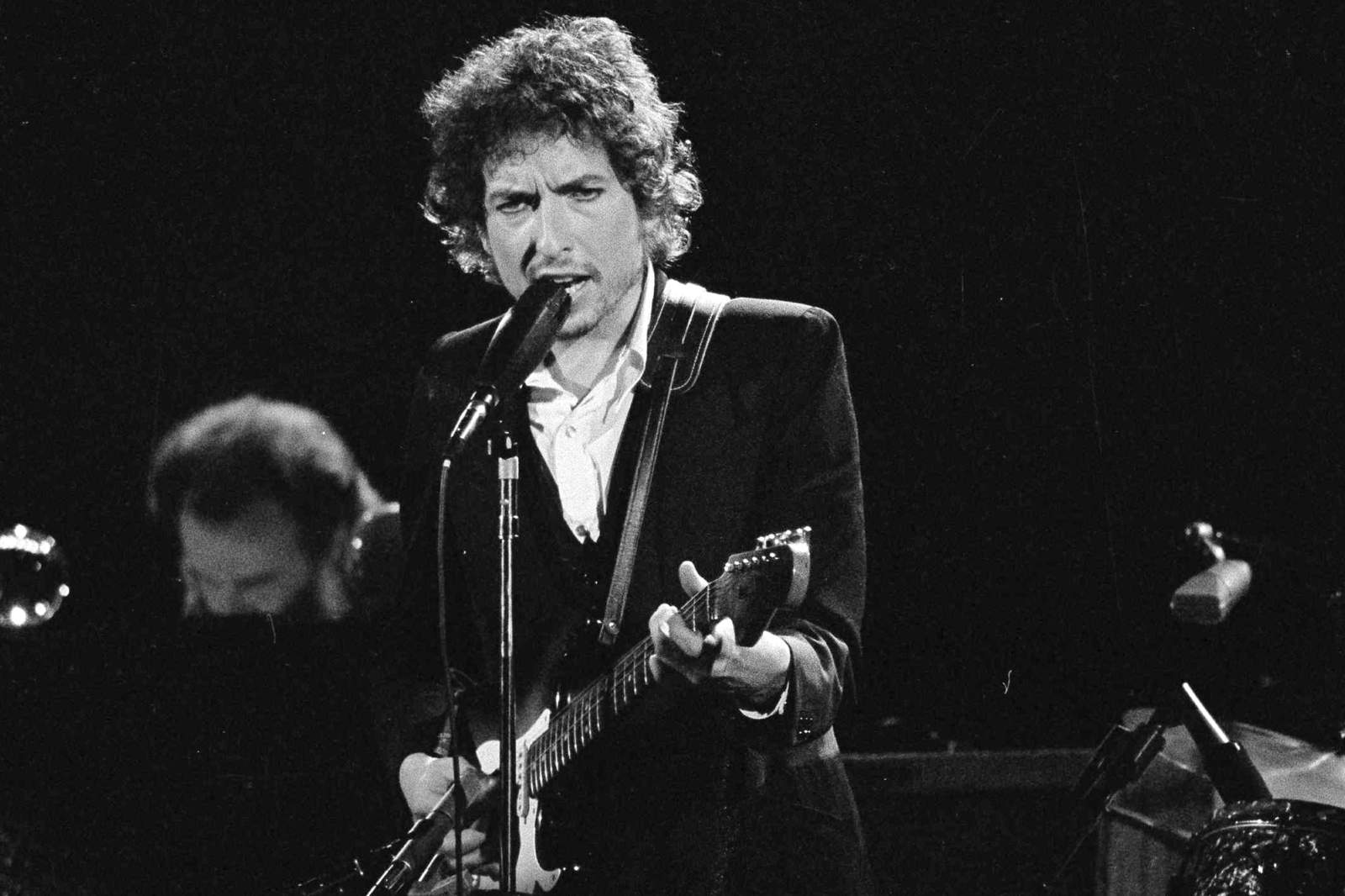 Blowin' in the wind: Lost interviews hold new Dylan insights